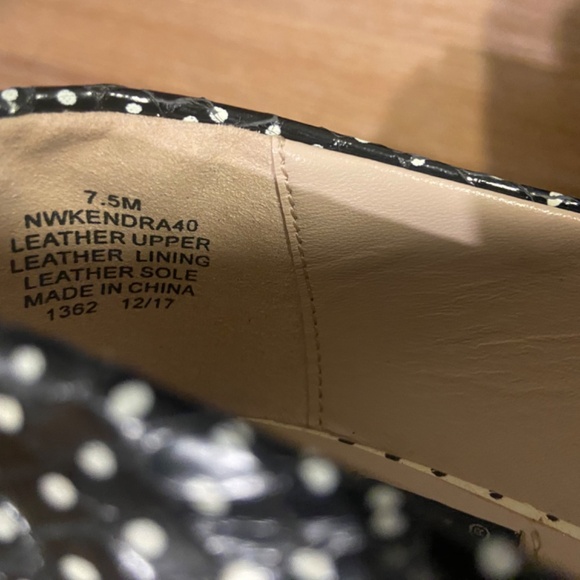 snakeskin leather polka-dot Parisian styled low heels - Picture 4 of 9